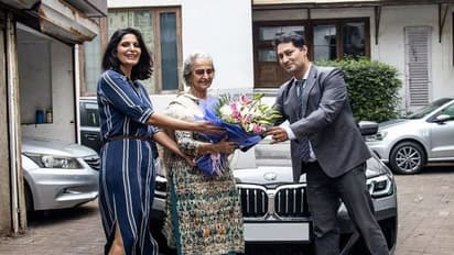 84 साल की उम्र में वहीदा रहमान चलाएंगी बीएमडब्ल्यू, घर आया लग्जरी मेहमान, जानें प्राइस और खासियत