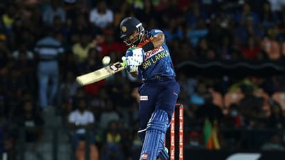 SL vs AUS 3வது டி20:கடைசி 3ஓவரில் ருத்ரதாண்டவம் ஆடிய கேப்டன் தசுன் ஷனாகா!ஆஸி.,யை வீழ்த்தி இலங்கை த்ரில் வெற்றி