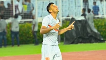 Asain Cup: ആദ്യം ഛേത്രിയുടെ ഫ്രീകിക്ക് ഗോള്‍, പിന്നാലെ സഹലിന്റെ വിജയഗോള്‍; വീഡിയോ കാണാം