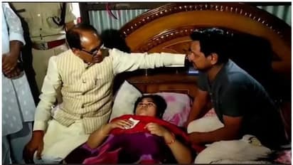 അപമാനിച്ച യുവാക്കളെ തല്ലിയതിന് സ്ത്രീയെ പേപ്പർ കട്ടർ കൊണ്ട് ആക്രമിച്ചു;  മുഖത്ത് 118 തുന്നൽ