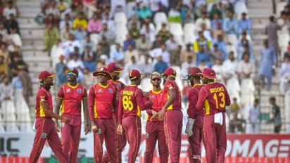 വെടിക്കെട്ട് ബാറ്റിംഗ്, വിക്കറ്റ് കീപ്പിംഗ്, ഇപ്പോഴിതാ ബൗളിംഗിലും തിളങ്ങി നിക്കൊളാസ് പുരാന്