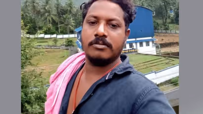 കോഴിക്കോട് ട്രാവലറും ബൈക്കും കൂട്ടിയിടിച്ച് പരിക്കേറ്റ യുവാവ് മരിച്ചു