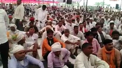 फिर टेंशन में CM अशोक गहलोत: सड़कों पर उतरे हजारों लोग, कहा-सरकार हमारी बात माने-नहीं तो एक करोड़ लोग आएंगे