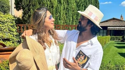 ఇటలీలో ఎంజాయ్ చేస్తున్న రామ్చరణ్ దంపతులు.. రొమాంటిక్ ఫోటో వైరల్