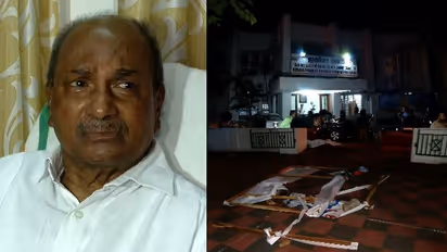 ഇന്ദിര ഭവനെതിരെ ആക്രമണം നടന്നത് എകെ ആന്റണി അകത്തിരിക്കെ; പട്ടിക കൊണ്ട് കാറിനടിച്ചെന്നും ആരോപണം