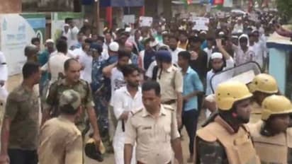 Prophet Row: முகமது நபிகள் குறித்த சர்ச்சை கருத்து... மேற்கு வங்கத்தில் கடும் போராட்டம்...!