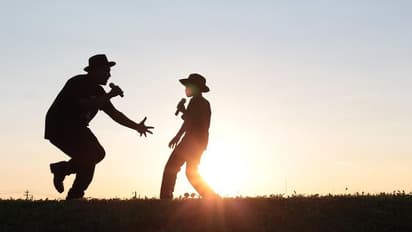 உங்க மகனுக்கு இந்த '7' விஷயங்களை சிறுவயதிலேயே கண்டிப்பா சொல்லி கொடுங்க..!