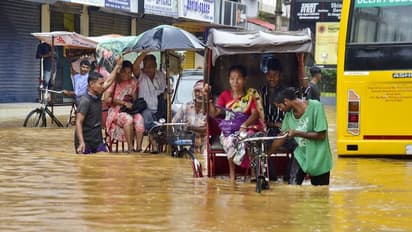 असम में फिर बाढ़, लैंडस्लाइडिंग में 4 लोगों की मौत, देश के कई राज्यों में भारी बारिश का अलर्ट