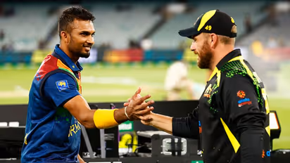 SL vs AUS: 5வது ஒருநாள் போட்டி டாஸ் ரிப்போர்ட்..! இலங்கை அணியில் 2 மாற்றங்கள்.. ஆஸி., அணியில் ஒரு மாற்றம் 