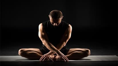 Yoga Day 2022: యోగా గుండె జబ్బుల నుంచి హై బీపీ వంటి ఎన్నో రోగాలను తగ్గిస్తుంది..!