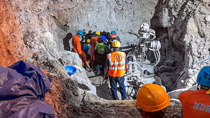 104 மணி நேரங்கள்... 500 பேரின் உழைப்பு... ஆழ்துளை கிணற்றில் இருந்து 11 வயது சிறுவன் மீட்கப்பட்டது எப்படி?