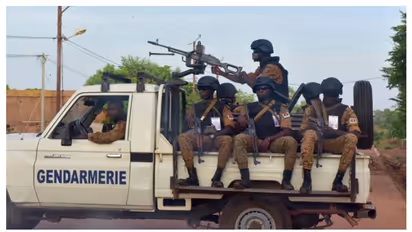 மத்திய புர்கினா ஃபாசோவில் அல்கொய்தா தாக்குதல்! - 200 பேர் பலி!