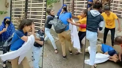 యువతిమీద అమ్మాయిల దాడి.. నడిరోడ్డుపై చితకబాదారు.. వైరల్ గా మారిన వీడియో.. ఎందుకు కొట్టారటా అంటే..