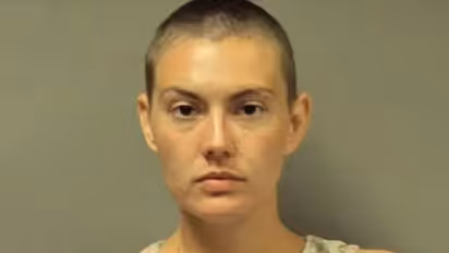 അമ്മയുടെ നായയെ മോഷ്ടിച്ച് ജീവനോടെ തീയിലിട്ടു, ആചാരത്തിന്റെ ഭാ​ഗമായി ചെയ്തത് എന്ന് യുവതി