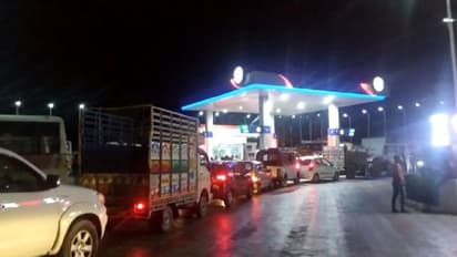 ಚಿತ್ರದುರ್ಗ, ಉತ್ತರ ಕನ್ನಡದಲ್ಲಿ ಇಳಿಕೆಯಾದ ಪೆಟ್ರೋಲ್, ಡೀಸೆಲ್ ದರ: ಭಾನುವಾರ ನಿಮ್ಮ ನಗರಗಳಲ್ಲಿ ಇಂಧನ ಬೆಲೆ ಎಷ್ಟಿದೆ ನೋಡಿ..