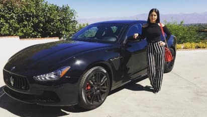 हॉट सनी लियोन की लग्जरी कारों का कलेक्शन देख हो जाएंगे दीवाने, इन महंगी कारों का है शौक