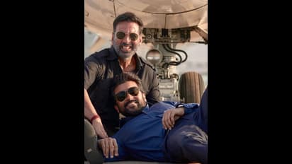 சூர்யா தயாரித்துள்ள முதல் பாலிவுட் படம் தள்ளிப்போனது.. சூரரைப் போற்று இந்தி ரீமேக் ரிலீஸ் தேதி திடீரென மாற்றம்