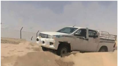 വാഹനം മരുഭൂമിയില് കുടുങ്ങി; വെള്ളം കിട്ടാതെ ദാഹിച്ചു വലഞ്ഞ പിതാവും ഏഴു വയസ്സുകാരനും മരിച്ചു