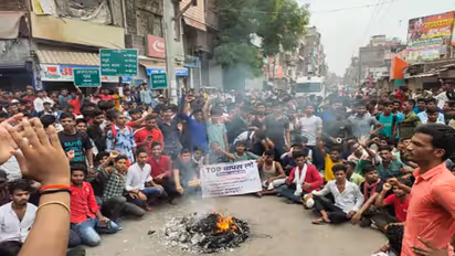 'अग्निपथ' पर बिहार में दूसरे दिन भी बवाल; जहानाबाद, बक्सर में रेलवे ट्रैक, नवादा और मुंगेर में सड़क जाम