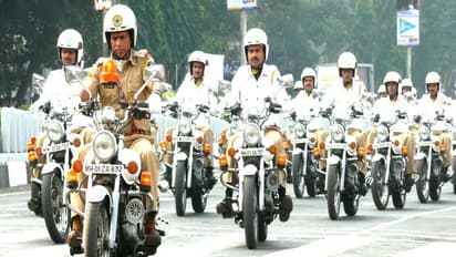 काम की खबर : मुंबई ट्रैफिक पुलिस की अपील- बाइक खरीदते समय डीलर्स से मांगे हेलमेट, यह बिल्कुल फ्री