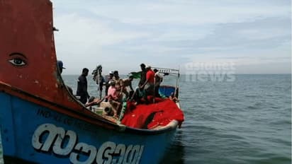 തലസ്ഥാനത്ത് നാടകീയത: മൂന്ന് പൊലീസുകാരെ മത്സ്യത്തൊഴിലാളികൾ തട്ടിക്കൊണ്ടുപോയി, വൻ പൊലീസ് സന്നാഹം മോചിപ്പിച്ചു