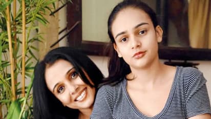 నా కూతురే నన్ను డేటింగ్ చేయమంది నటి సంచలన కామెంట్స్! 