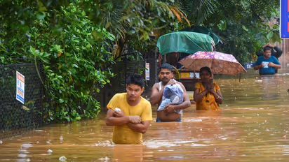 Heavy Rains: దేశవ్యాప్తంగా దంచి కొడుతున్న వానలు.. ఐఎండీ హెచ్చరికలు !
