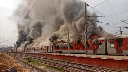 अग्निपथ के विरोध में जल रहा बिहार, 12 जिलों में Telecom सर्विसेस बैन, सभी सोशल साइट्स बंद, देखिए लिस्ट