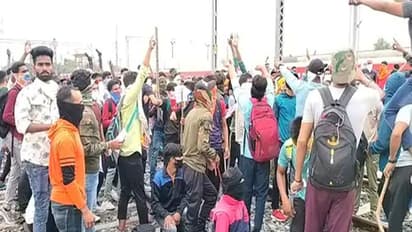 Agnipath protest in Madhya Pradesh: सड़क से रेलवे स्टेशन तक संग्राम, तस्वीरों में देखें 'अग्निपथ' पर मचा बवाल