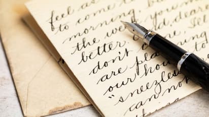 ‘ಚಳಿಗಾಲ ರಜೇಲಿ ನಿನ್ನ ಮಿಸ್‌ ಮಾಡಿಕೊಳ್ತೇನೆ’ ಎಂದು 8ನೇ ತರಗತಿ ವಿದ್ಯಾರ್ಥಿನಿಗೆ ಲವ್‌ ಲೆಟರ್‌ ಬರೆದ ಶಿಕ್ಷಕ..! 