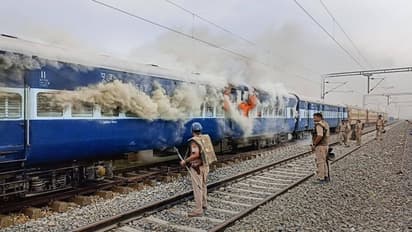 17 जून की 10 तस्वीरें: बारिश से कहीं मिली राहत कहीं आई आफत, अग्निपथ के विरोध में देशभर में बवाल