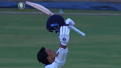 നിരാശപ്പെടുത്തി രഹാനെ, ഇരട്ട സെഞ്ചുറിയുമായി യശസ്വി ജയ്‌സ്വാള്‍; ദുലീപ് ട്രോഫിയില്‍ വെസ്റ്റ് സോണിന് മികച്ച ലീഡ്