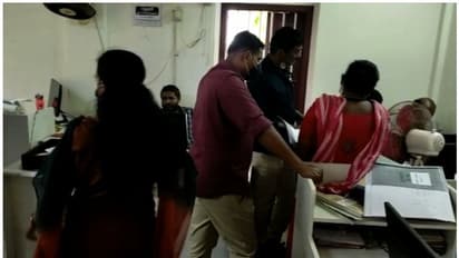 എയ്ഡഡ് അധ്യാപക നിയമനങ്ങളിൽ കൃത്രിമം, വിദ്യാഭ്യാസ വകുപ്പ് ഉദ്യോഗസ്ഥർ കൈക്കൂലി വാങ്ങുന്നതായി വിജിലൻസ് 