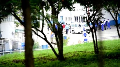 ಕೋಲಾರ: ಅಪ್ಪನ ಕೆಲಸ ನನಗೆ ನೀಡಿಲ್ಲ ಎಂದು ಮಗ ಆತ್ಮಹತ್ಯೆಗೆ ಯತ್ನ