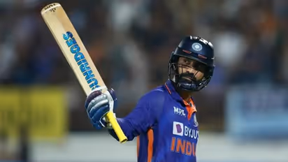 'കാര്‍ത്തികിന് കമന്ററി നന്നായി വഴങ്ങും, എന്റെ അരികിലിരിക്കാം'; ഡി കെ ടീമിലെത്തിയതിനെ കുറിച്ച് അജയ് ജഡേജ