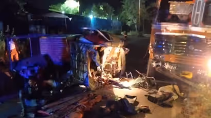 सड़क पर अचानक तेज धमाका हुआ, लोग पहुंचे तो चीख पुकार मची हुई थी, छह लोगों की मौत