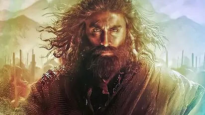 Shamshera Teaser Review: Mind-blowing glimpses of Ranbir Kapoor and Sanjay Dutt wow fans