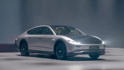 आ गई दुनिया कि पहली सोलर इलेक्ट्रिक कार, बिना प्लग-इन चार्ज के 7 महीने तक चलेगी, मिलेगा 1000 KM का रेंज 