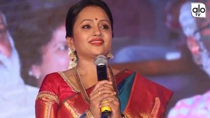 స్టార్ యాంకర్ సుమకు గాయాలు, అందుకే ఆదిపురుష్ ఈవెంట్ కు రాలేదా..? 