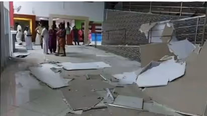 ആശുപത്രി സീലിംഗ് തകര്ച്ചയില് നടപടി: നിര്മിതിയുടെ കൊട്ടാരക്കര റീജണല് എഞ്ചിനീയര്ക്ക് സസ്പെന്ഷന്