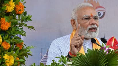 500 साल पहले नष्ट किए गए मंदिर के शिखर पर PM मोदी ने फहराया झंडा, कहा- बहाल हो रहे आध्यात्मिक गौरव के केंद्र