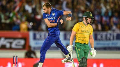 ഹര്ഷല് പട്ടേലിന് പരിക്ക്; ഏഷ്യാ കപ്പിന് മുമ്പ് ടീമിന് ഇരുട്ടടി, ലോകകപ്പ് മത്സരങ്ങളും നഷ്ടമായേക്കും