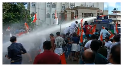 കോഴിക്കോട് ഫറോക്ക് പൊലീസ് സ്റ്റേഷനിലേക്ക് കോൺഗ്രസ് പ്രവർത്തകർ നടത്തിയ മാർച്ചിൽ സംഘർഷം, ജലപീരങ്കി