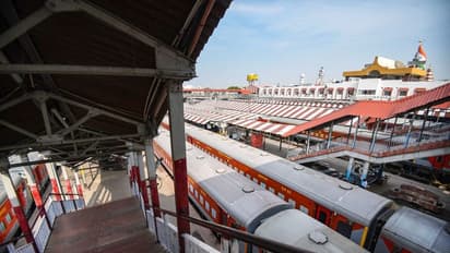 Top 10 Indian Railway Stations with the Most Platforms