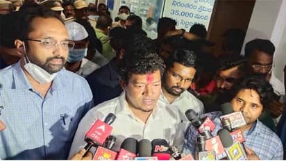 శ్రీకాకుళం జిల్లాలో ఎలుగుబంటి దాడి:మెరుగైన చికిత్స అందించాలని మంత్రి ఆదేశం