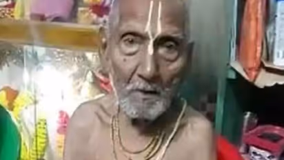 126 साल के बाबा शिवानंद ने समझाए योग के फायदे, इस उम्र में भी पूरी तरह स्वस्थ, खुद करते हैं अपने सारे काम