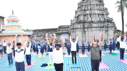 International Yoga Day 2022: ಜನ ಪ್ರತಿನಿಧಿಗಳು, ವಿದ್ಯಾರ್ಥಿಗಳಿಂದ ಎಲ್ಲೆಡೆ ಯೋಗಾಭ್ಯಾಸ