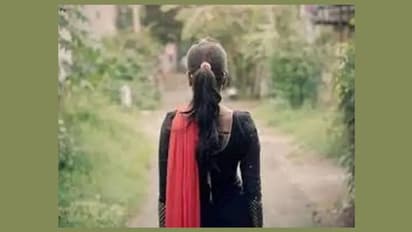 घरवालों को नशीला पदार्थ पिलाकर पड़ोसी के साथ भागी किशोरी, लाखों के जेवरात भी घर से उड़ाए