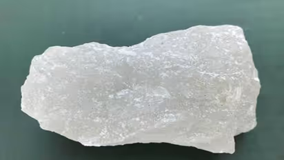 इस सफेद पत्थर से हमेशा रह सकते हैं 'जवान', सेहत से जुड़े 5 फायदे जानकर रह जाएंगे हैरान