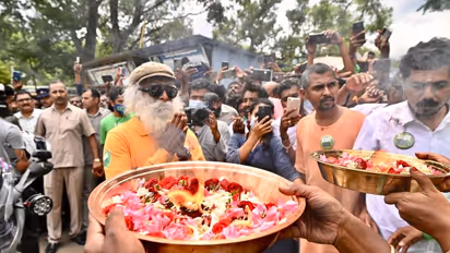 ”மண் காப்போம்” இயக்கத்திற்கு 320 கோடி மக்கள் ஆதரவு! தமிழ்நாடு திரும்பிய சத்குருவுக்கு உற்சாக வரவேற்பு